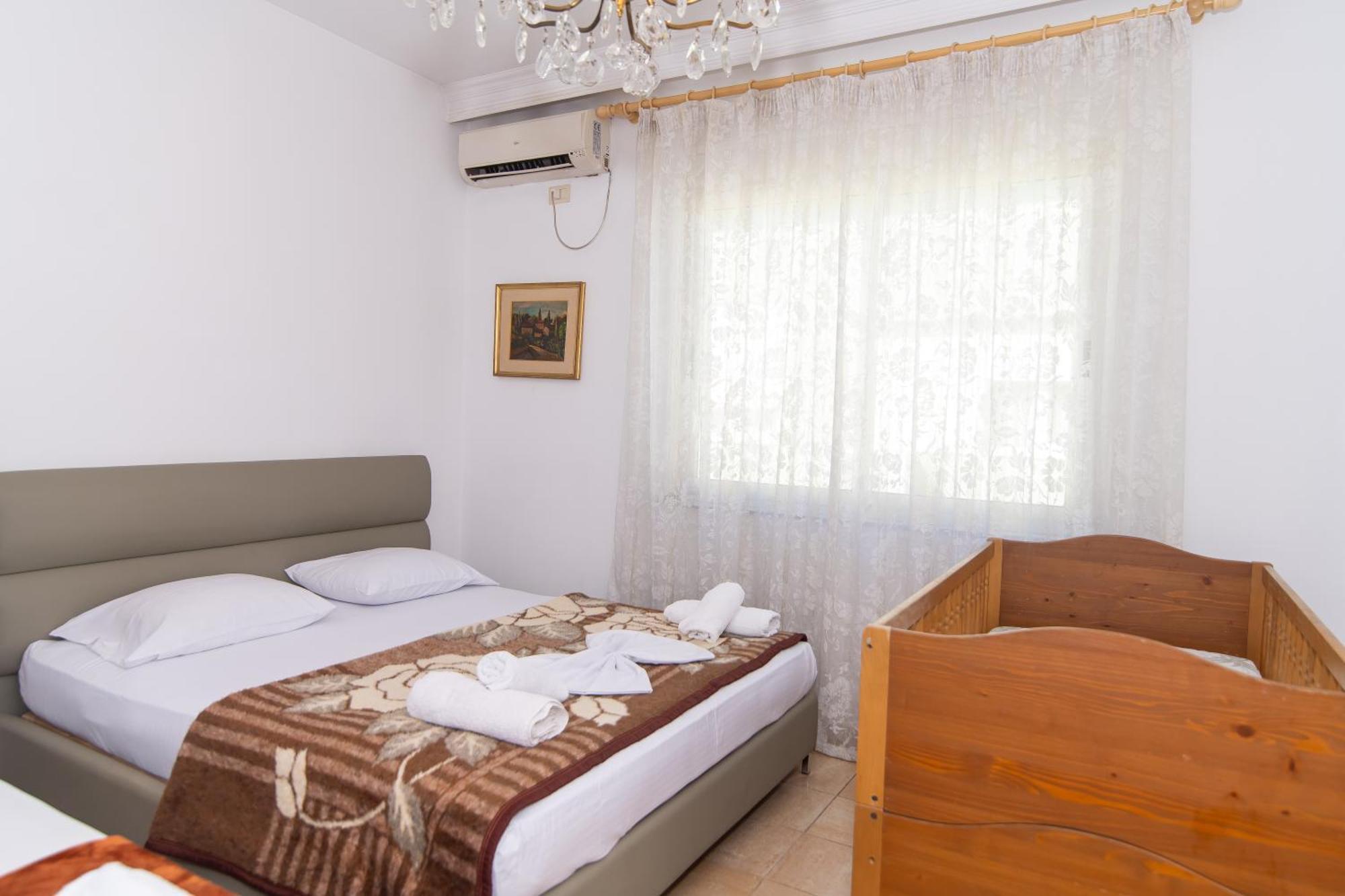 Vintage Blloku Apartment Tirana Esterno foto