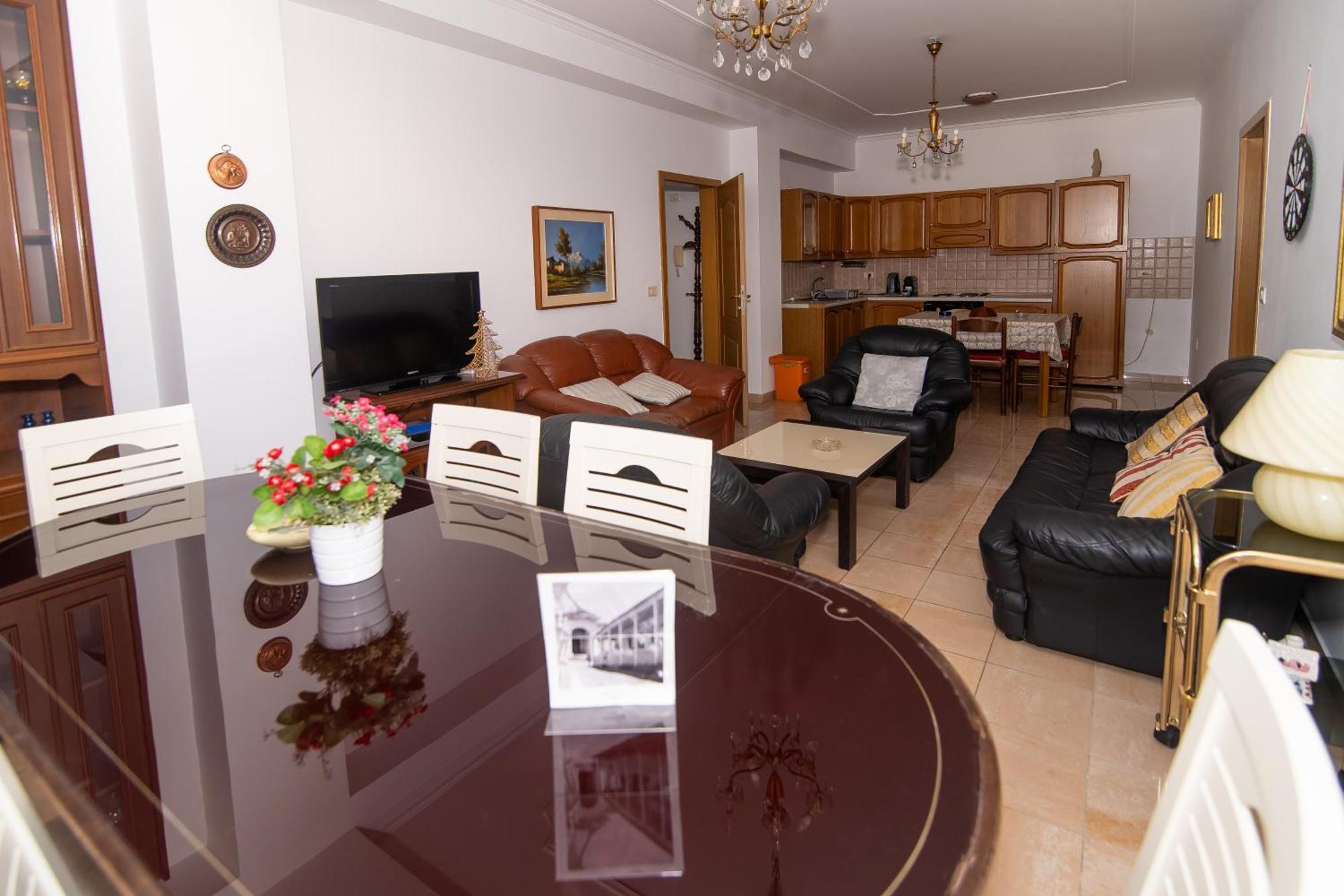 Vintage Blloku Apartment Tirana Esterno foto