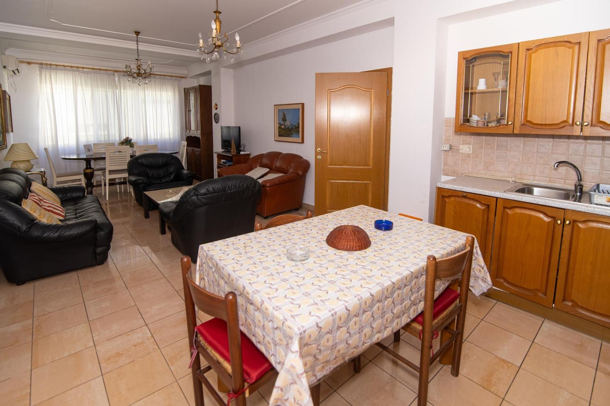 Vintage Blloku Apartment Tirana Esterno foto